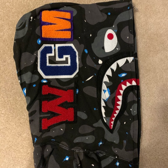 SOLD -A Bathing Ape Galaxy Camo Shark Hoodie Small - Picture 8 of 8